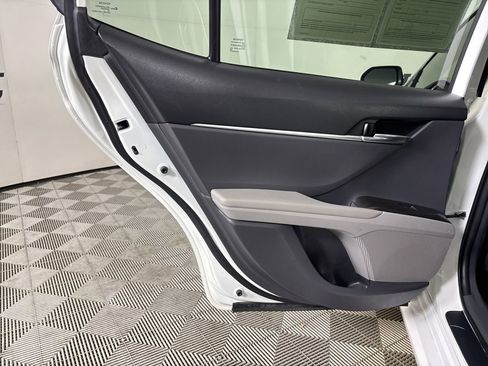 Used 2021 Toyota Camry LE image 21