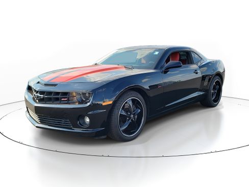 Used 2013 Chevrolet Camaro SS w/ RS Package image 2