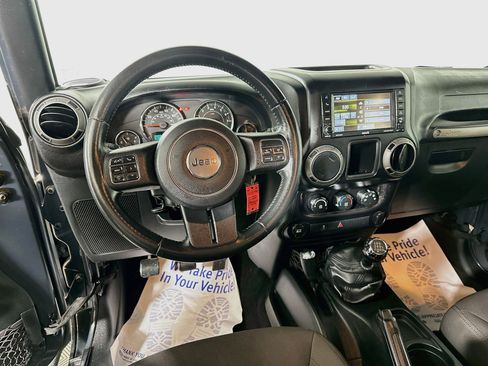 Used 2016 Jeep Wrangler Sport w/ Connectivity Group AWD/4WD image 19