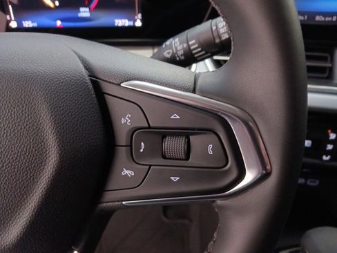 Used 2025 Chevrolet Trax LT w/ Driver Confidence Package image 17