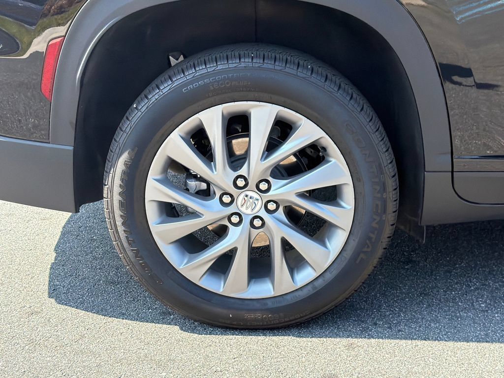 Used 2025 Buick Enclave Preferred AWD/4WD image 19
