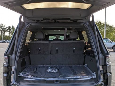 New 2024 Jeep Grand Wagoneer Series III image 31