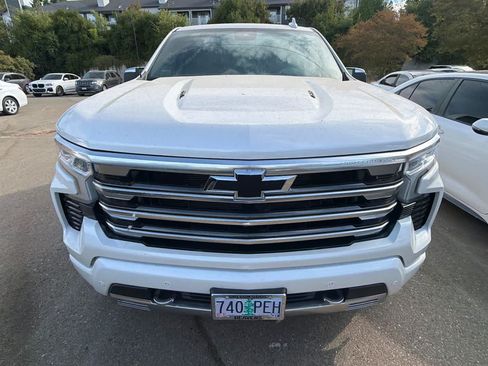 Used 2023 Chevrolet Silverado 1500 High Country w/ Max Trailering Package AWD/4WD image 6