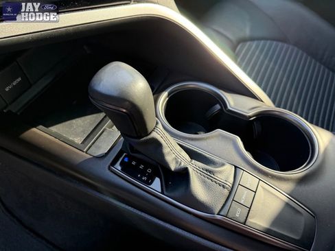 Used 2024 Toyota Camry SE w/ Convenience Package image 31