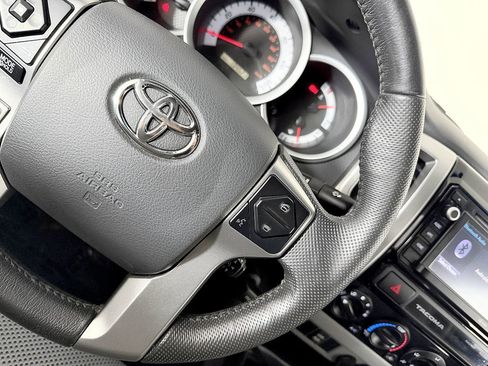 Used 2015 Toyota Tacoma w/ TRD Sport Package AWD/4WD image 44