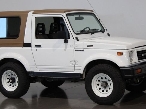 Used 1988 Suzuki Samurai 4WD Soft Top image 14