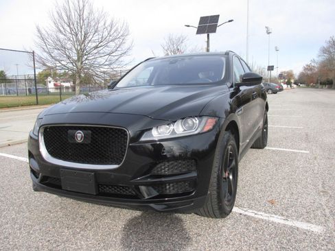 Used 2019 Jaguar F-PACE Premium image 15