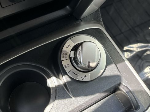 Used 2016 Toyota 4Runner Limited AWD/4WD image 25