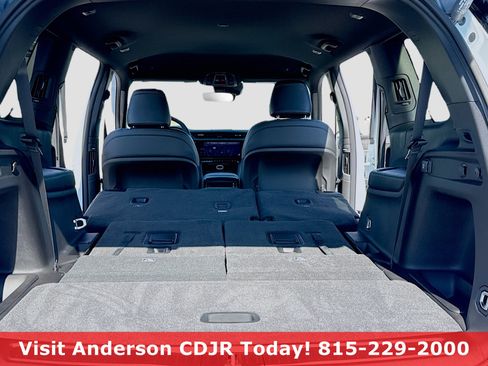 New 2026 Jeep Grand Cherokee L 4WD image 7