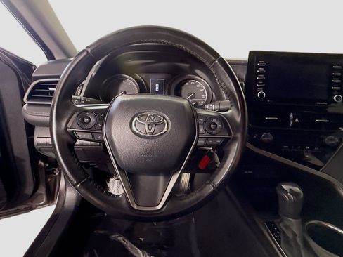 Used 2022 Toyota Camry SE FWD image 13