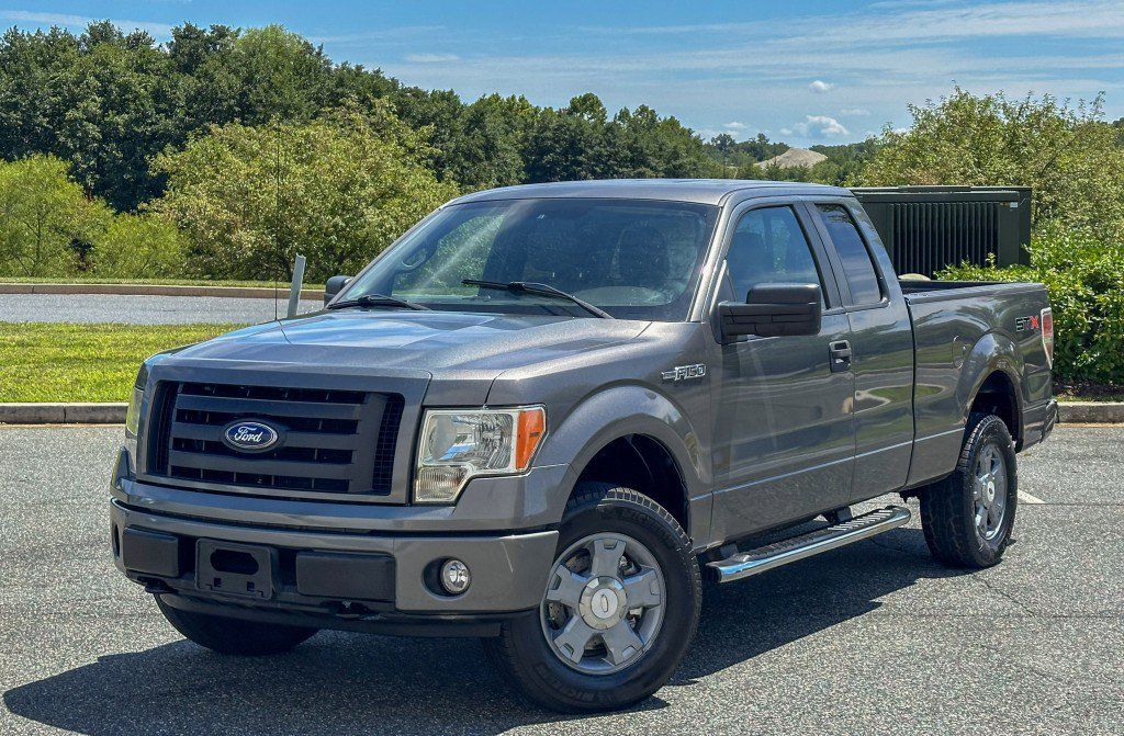 Used 2010 Ford F150 STX AWD/4WD image 4