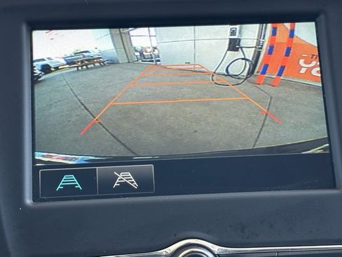 Used 2018 Chevrolet Equinox LT image 34