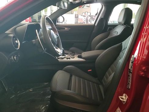 New 2025 Alfa Romeo Giulia AWD w/ Driving Assist Package image 21