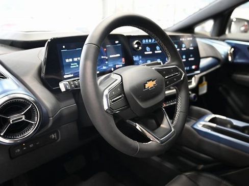 New 2026 Chevrolet Equinox EV LT w/ Convenience Package II image 19