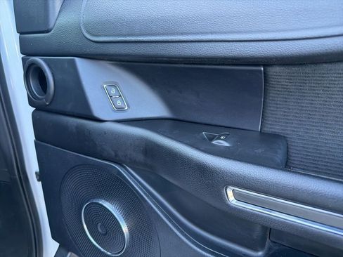 Used 2020 Ford Expedition XLT image 34