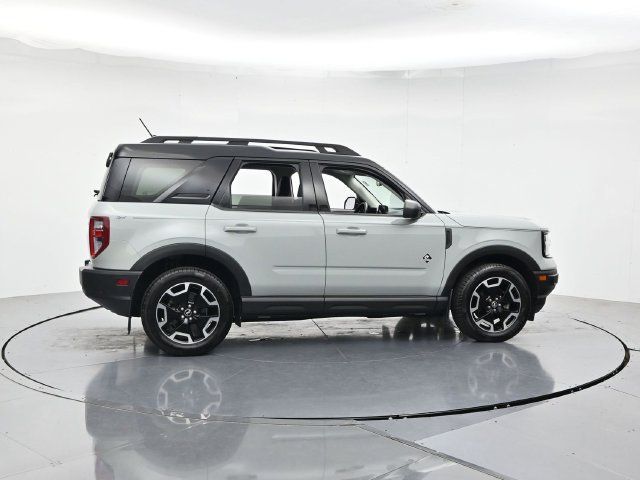 Certified 2023 Ford Bronco Sport Outer Banks w/ Tech Package AWD/4WD image 2
