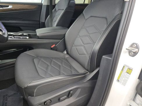 Used 2024 Volkswagen Atlas SE AWD/4WD image 29
