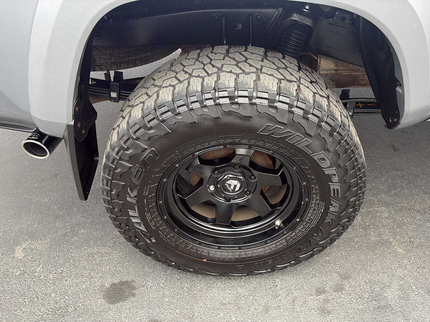 Used 2018 Toyota Tacoma SR5 AWD/4WD image 23