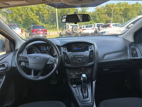 Used 2016 Ford Focus SE FWD image 10