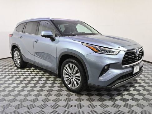 Used 2023 Toyota Highlander Platinum image 8