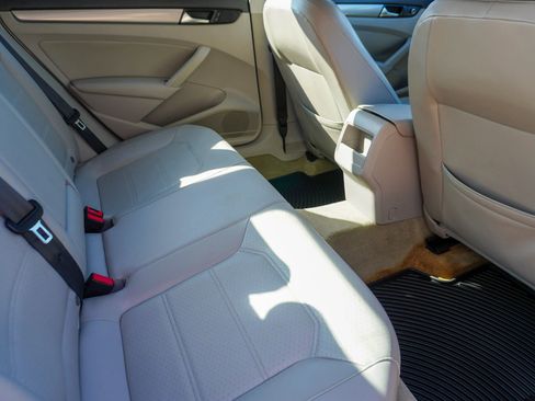 Used 2014 Volkswagen Passat 1.8T S image 21