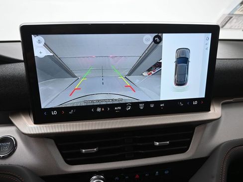 New 2025 Ford Explorer Active image 3