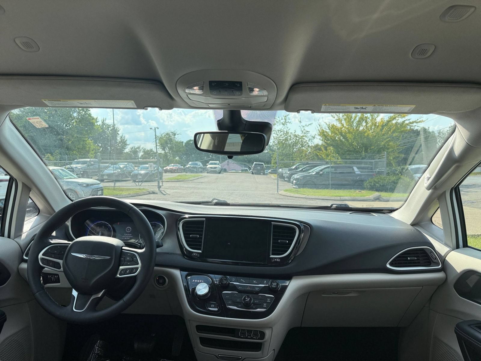 Used 2024 Chrysler Pacifica Touring-L FWD image 35