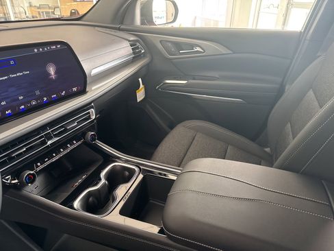 New 2026 Chevrolet Traverse LT w/ Driver Confidence Package FWD image 29