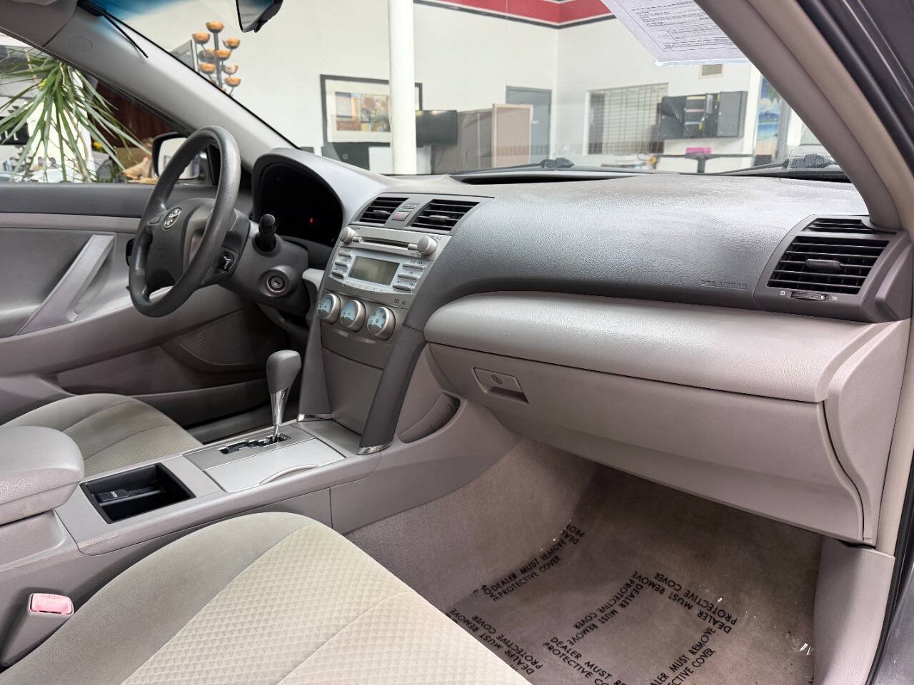 Used 2009 Toyota Camry LE FWD image 17