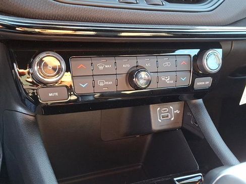 New 2026 Jeep Compass Limited image 12