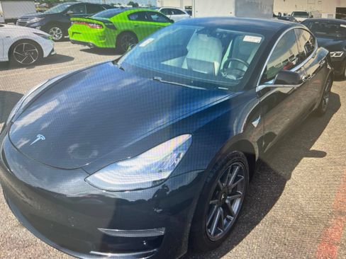 Used 2020 Tesla Model 3 Standard Range RWD image 16