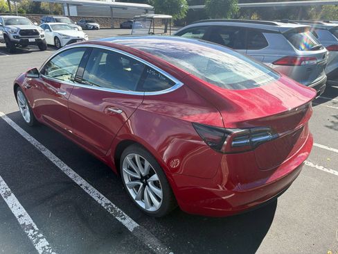 Used 2018 Tesla Model 3 Long Range RWD image 5