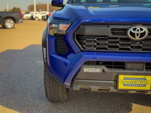 Used 2024 Toyota Tacoma TRD Off-Road AWD/4WD image 4