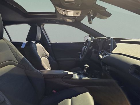 Used 2023 Lexus UX 250h FWD w/ Accessory Package (Z1) image 32