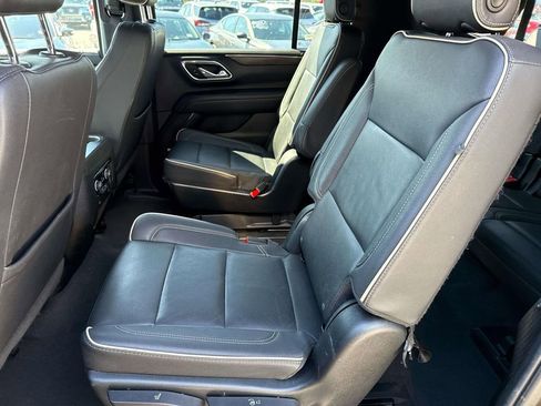 Used 2023 Chevrolet Suburban Premier image 14