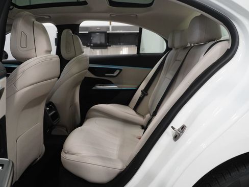 New 2026 Mercedes-Benz E 350 4MATIC Sedan image 16