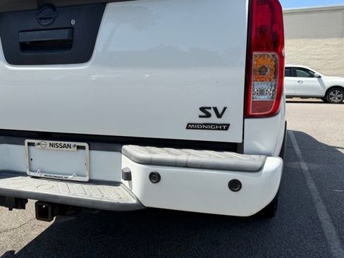 Used 2019 Nissan Frontier SV w/ Value Truck Package RWD image 5