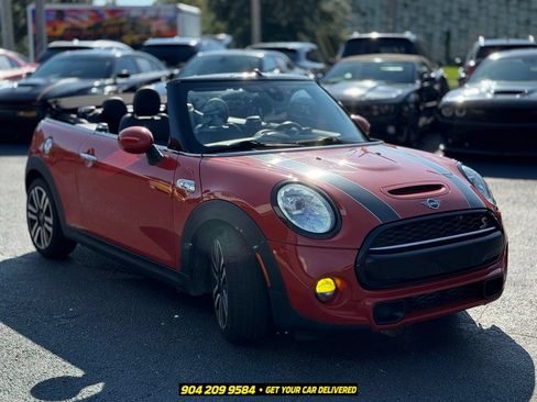 Used 2019 MINI Cooper S w/ Signature Upholstery Package FWD image 9