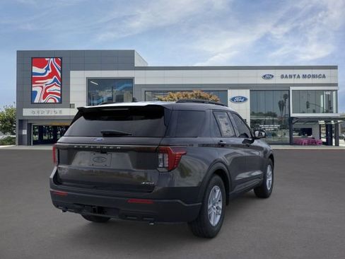 New 2026 Ford Explorer Active AWD/4WD image 8