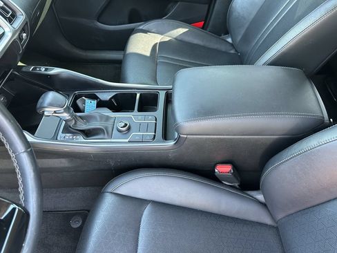 Used 2022 Kia Sorento S FWD image 25