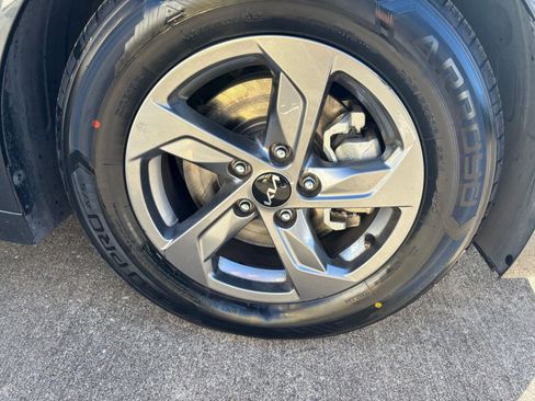 Used 2023 Kia K5 LXS image 28