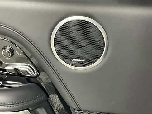 Used 2020 Land Rover Range Rover SV Autobiography Dynamic image 16