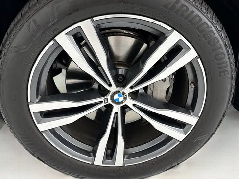 Used 2026 BMW X7 xDrive40i w/ M Sport Package AWD/4WD image 29