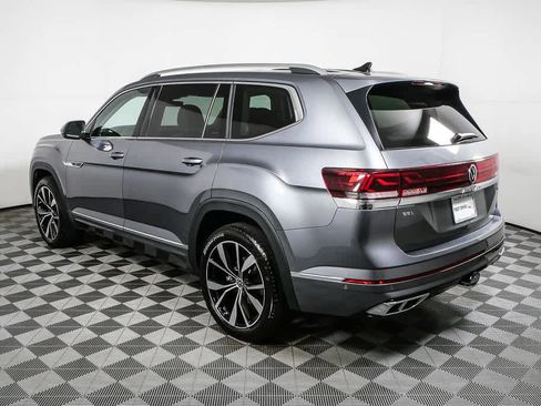 Certified 2025 Volkswagen Atlas SEL Premium R-Line image 31