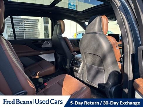 Used 2023 Lincoln Aviator Reserve w/ Equipment Group 201A image 16