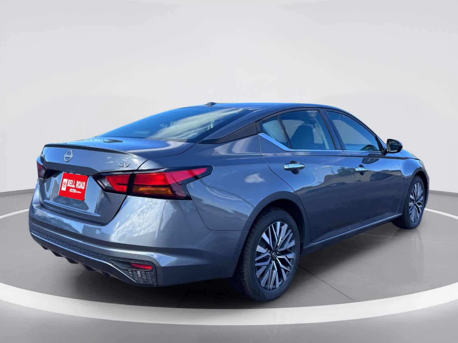 Used 2024 Nissan Altima 2.5 SV FWD image 9