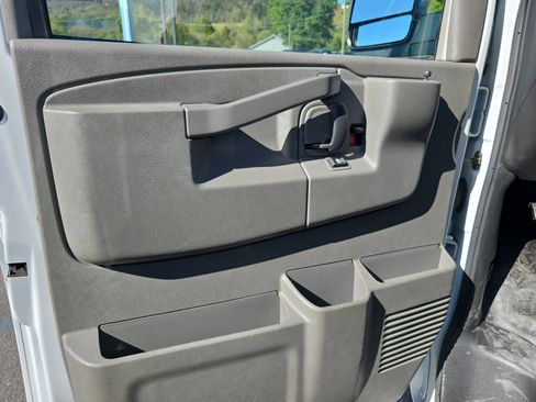 Used 2023 GMC Savana 2500 Work Van w/ Driver Convenience Package image 17