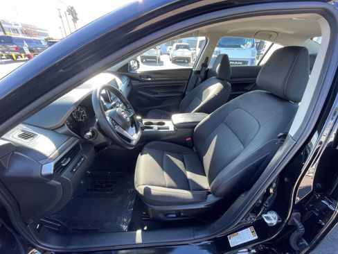 Used 2025 Nissan Altima 2.5 SV image 27