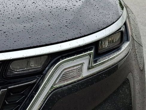 Used 2024 Kia Carnival LX FWD image 12