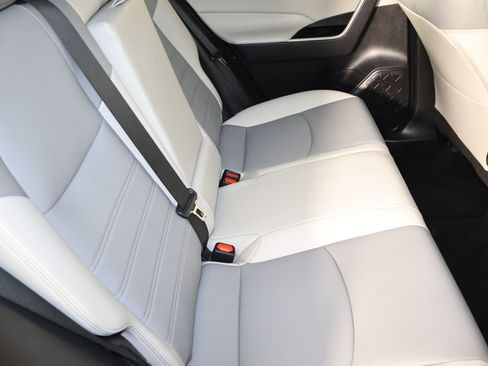 Used 2022 Toyota RAV4 XLE Premium image 48